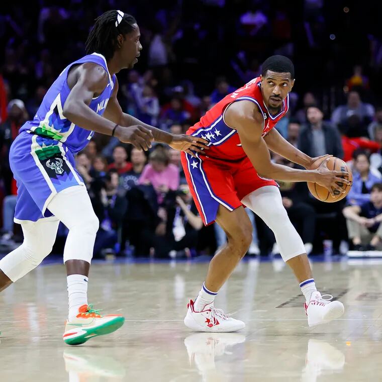 Jrue Holiday, then with the Bucks, guarding De'Anthony Melton of the Sixers on Nov. 18, 2022. Could the two be teammates soon?