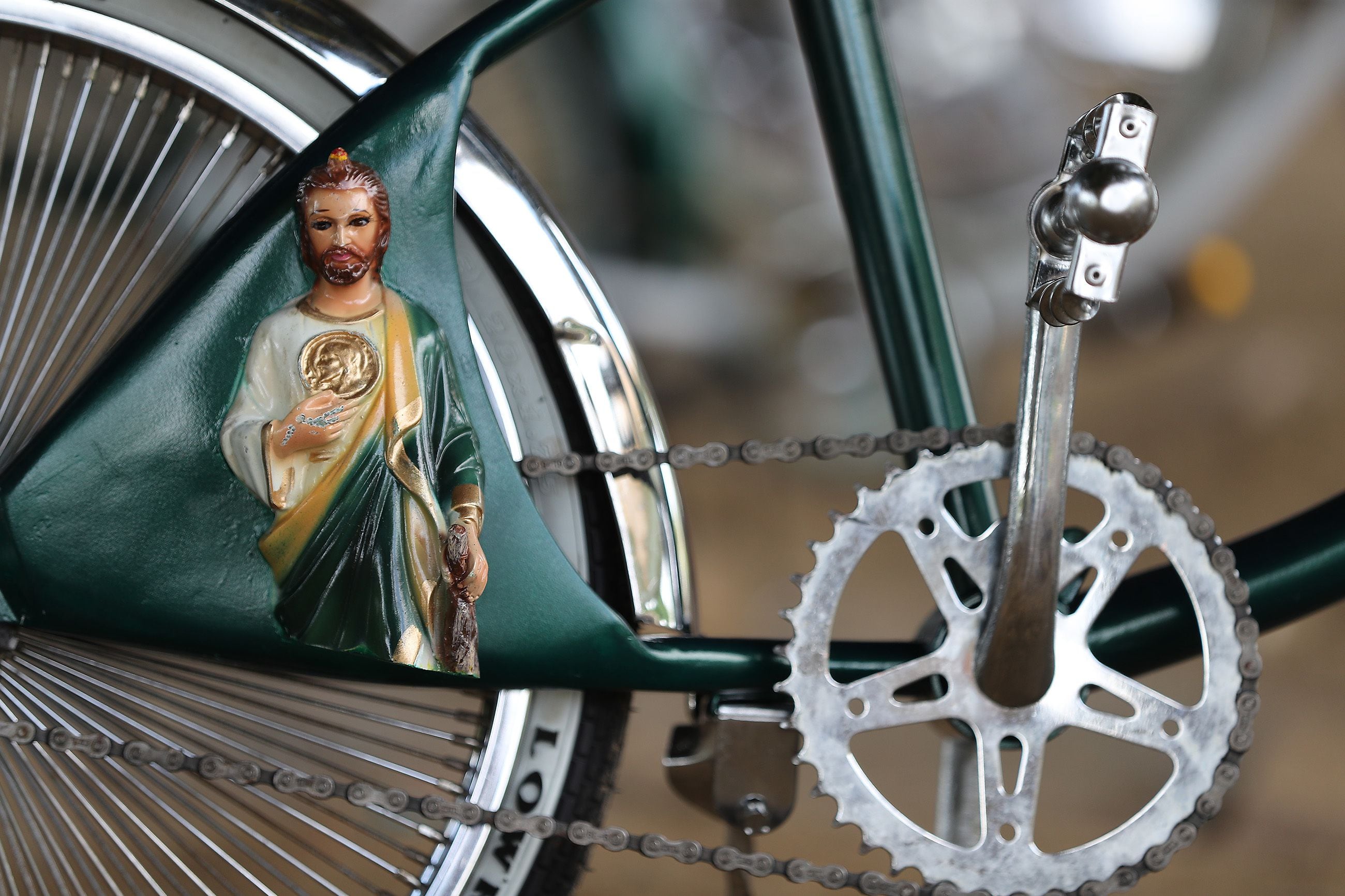 Mexican American bicycle 'lowriders' celebrate festive Memorial