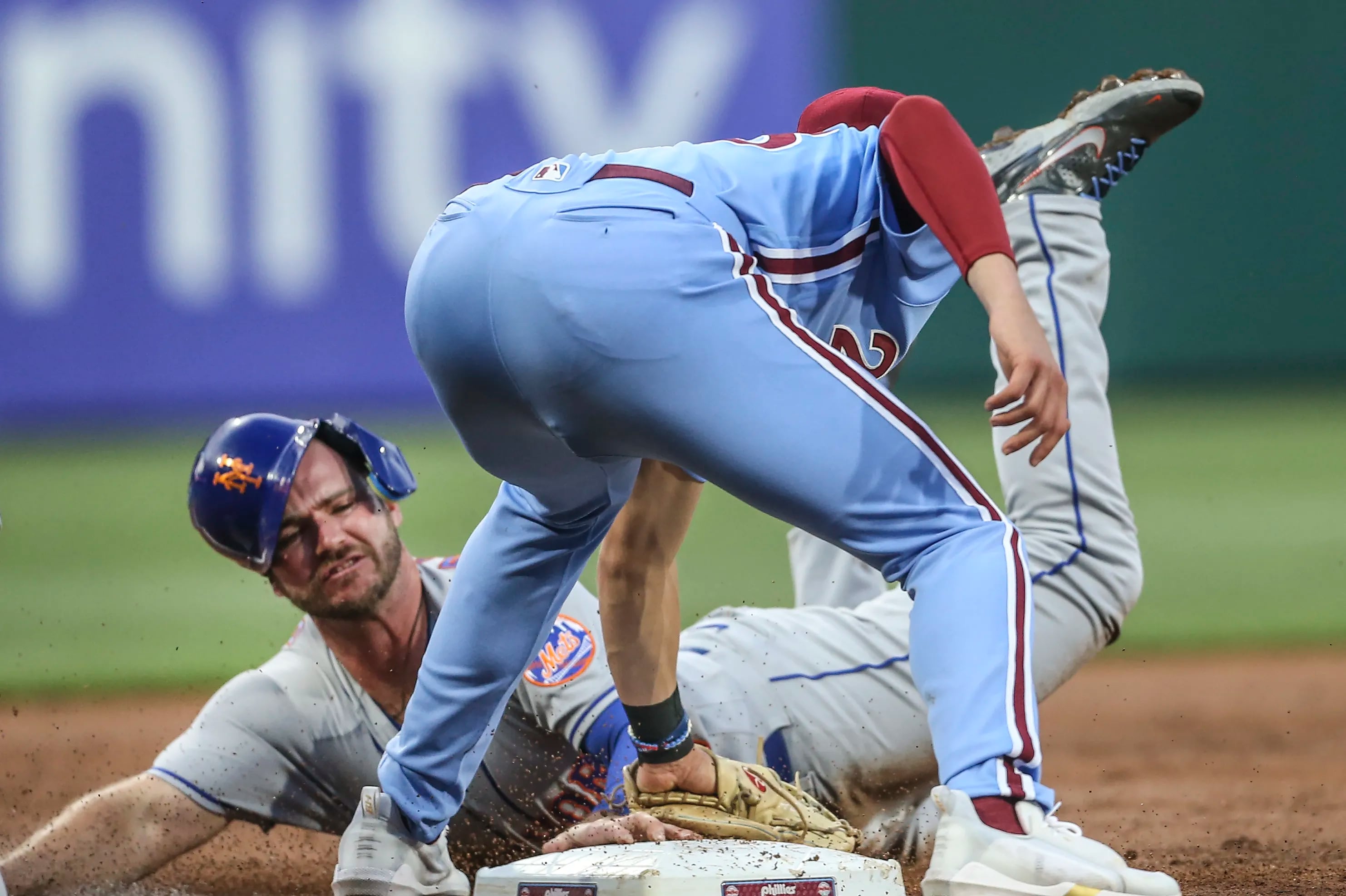 Photos of the Phillies falling to the Mets