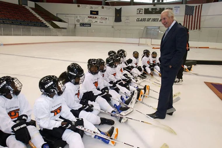 Late Flyers chairman Ed Snider addresses youngsters from the Ed Snider Youth Hockey Foundation at the University of Pennsylvania's Class of 1923 rink.