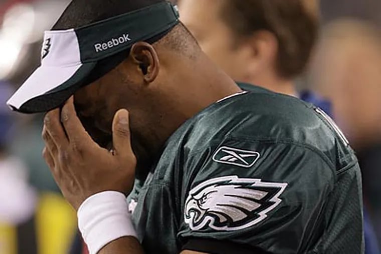 Donovan McNabb needs to do a better job or the Eagles won't be going to the playoffs, according to former Eagles QB Ron Jaworski. (Yong Kim/Staff Photographer)