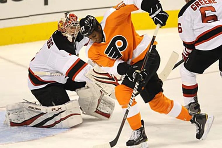 The Flyers and Devils play Game 1 of their best-of-seven series on Sunday afternoon. (Clem Murray/Staff file photo)