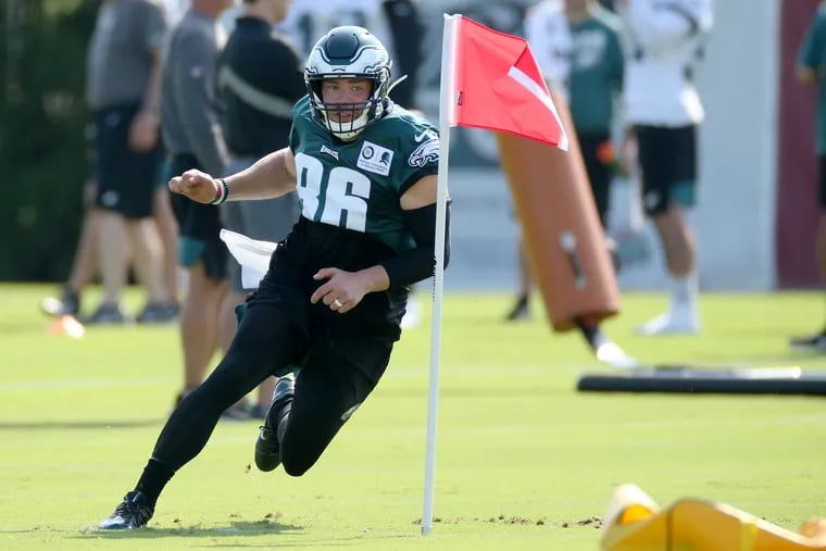 Eagles tight end Zach Ertz participates in a drill at training camp.