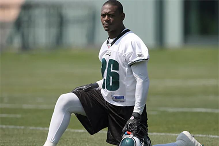 "He will be with us this year," Eagles president Joe Banner said of cornerback Lito Sheppard. (Yong Kim/Daily News)