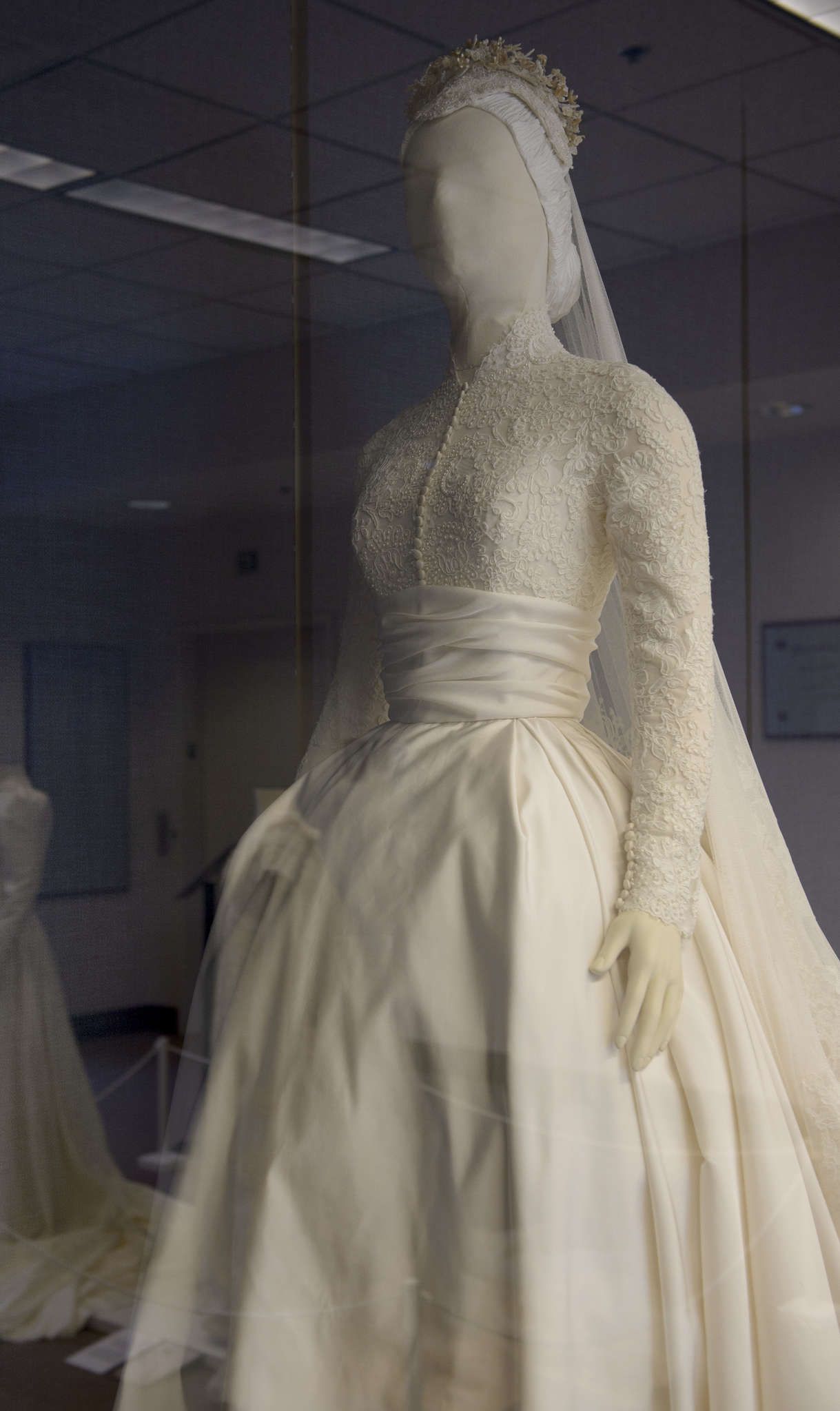 princess grace wedding dress replica $25,000 replica of Grace Kelly's wedding dress at Philadelphia University
