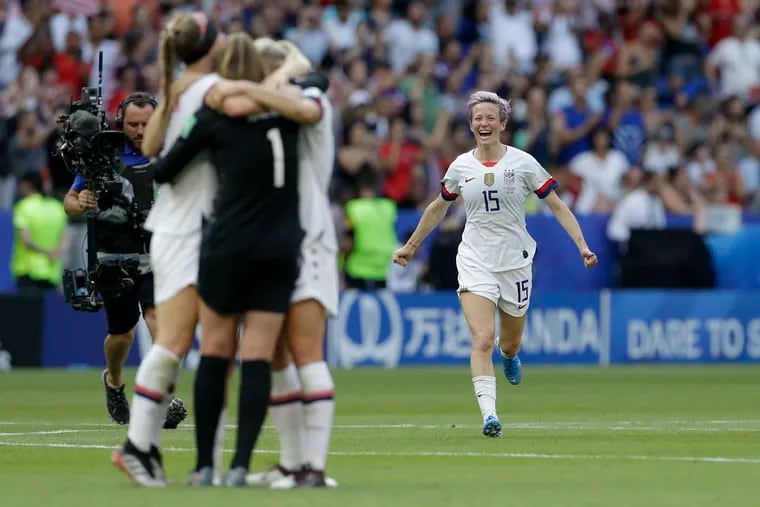 The United States won a record fourth World Cup title by defeating European champion Netherlands 2-0 Sunday at Stade de Lyon.