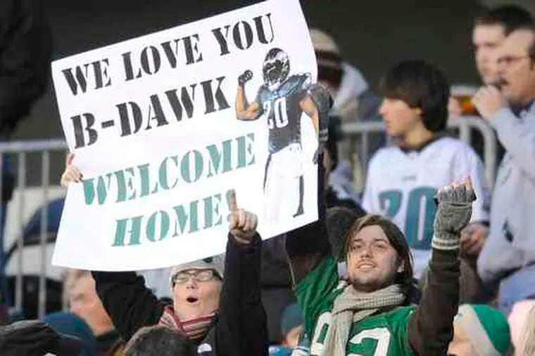 Eagles fans welcome back Brian Dawkins, who returned as a member of the Denver Broncos after serving long and well in the Birds' secondary.