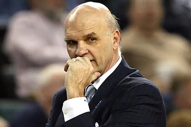 Phil Martelli is set to break the nearly 60-year-old St. Joe's basketball record for wins tonight. (Yong Kim/Staff file photo)