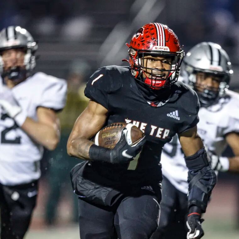 Imhotep Jabree Wallace- Coleman on a touchdown run against Strath Haven during the 1st quarter of the PIAA semifinals in Coatesville, Friday, December 1, 2023 Imhotep beats Strath Haven 42-14 to advance to the PIAA 5A finals.
