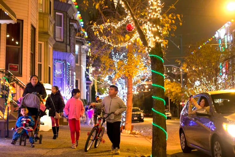 'Tis the season for free-to-see holiday light displays in the Philly region.