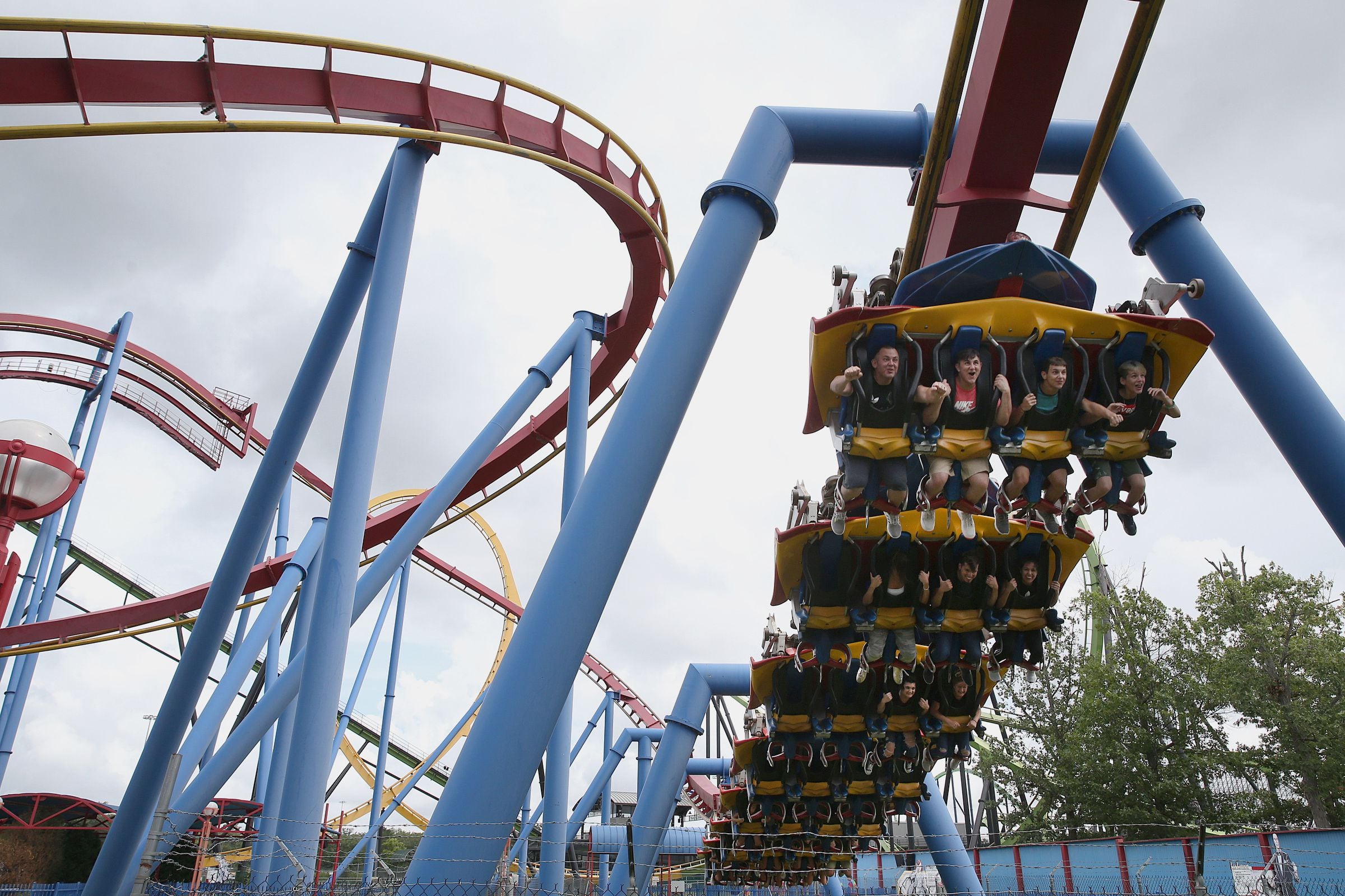 Floorless Roller Coaster Trains  Medusa, Six Flags Great Adventure