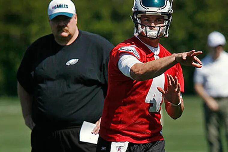 Andy Reid and Kevin Kolb say they're both happy with the Eagles' quarterback situation. (Alejandro A. Alvarez/Staff file photo)