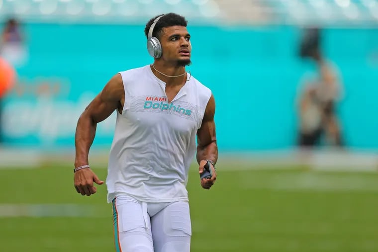 Miami Dolphins safety Minkah Fitzpatrick runs during before the start of a game against the Chicago Bears on Sunday, Oct. 14 2018 at Hard Rock Stadium in Miami Gardens, Fla. (David Santiago/Miami Herald/TNS)