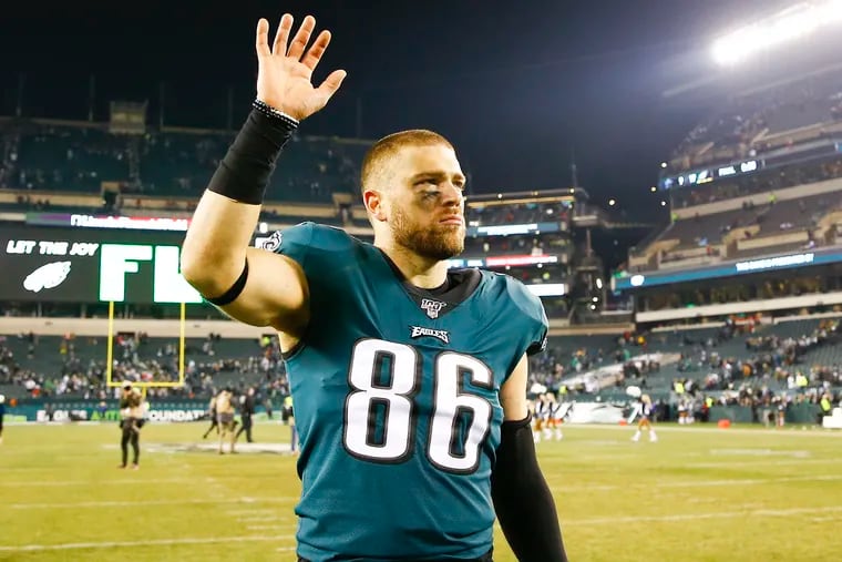 Eagles tight end Zach Ertz waves after the Eagles beat the Cowboys on Sunday.