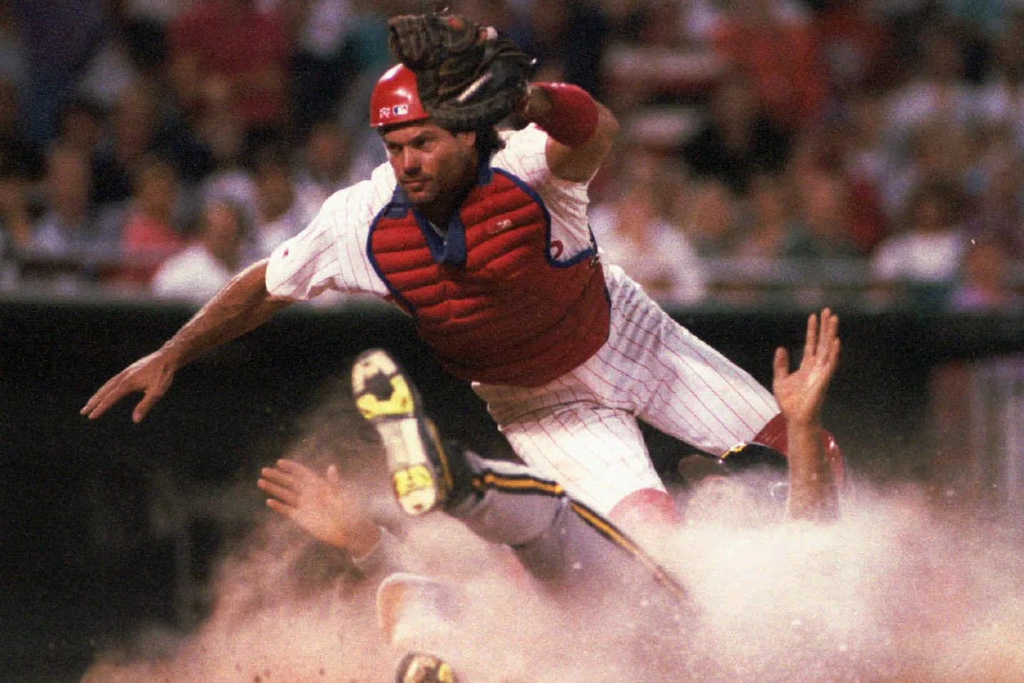 Darren Daulton's family believes the Phillies icon's struggles and
