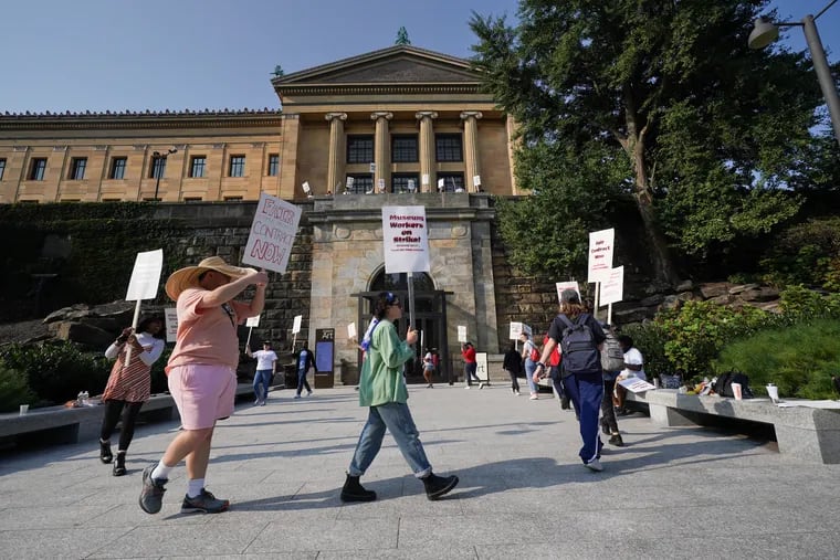Picketers during a one-day "warning strike" at the Philadelphia Museum of Art on Sept. 16.