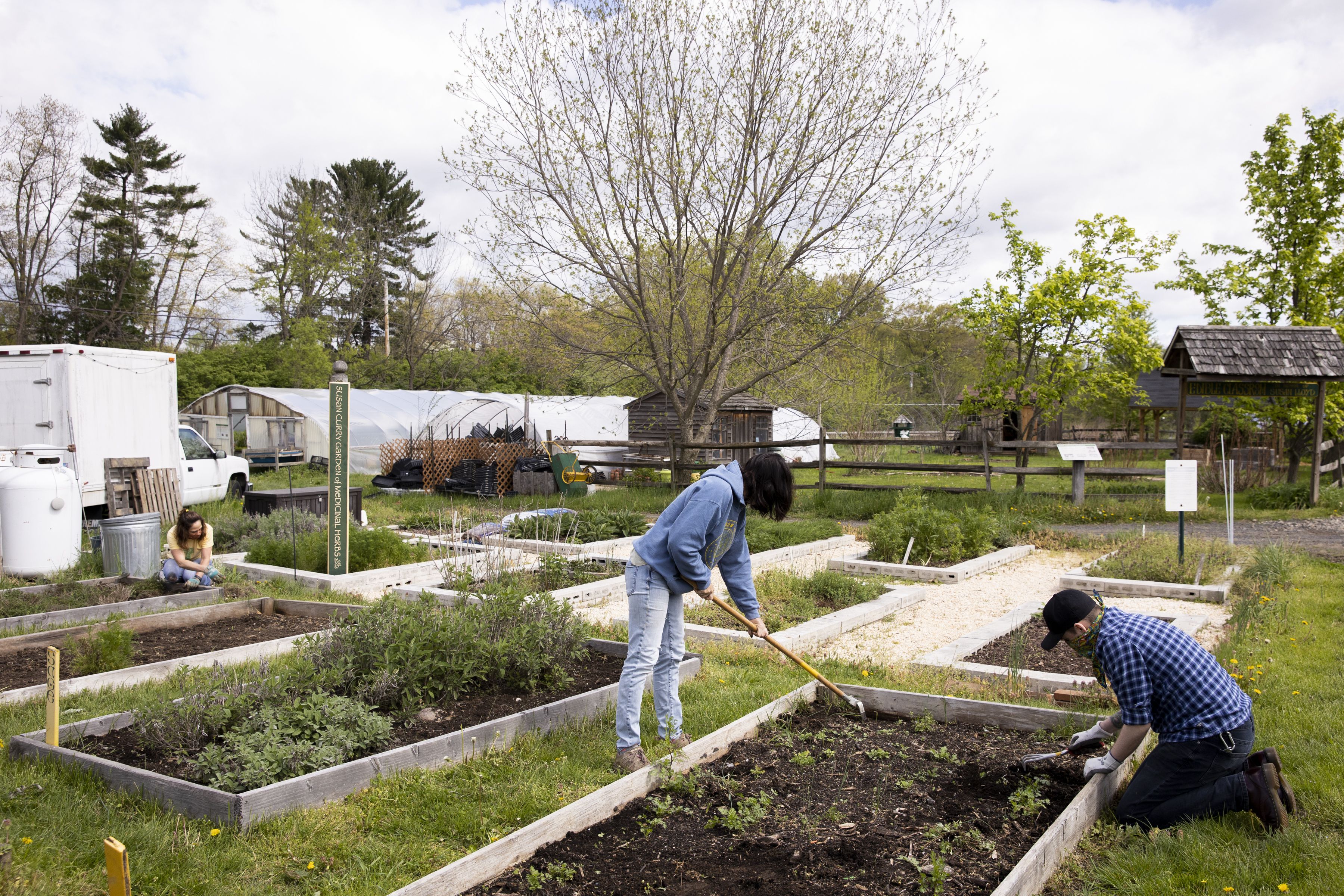 7 Philadelphia-area farms and gardens where you can volunteer