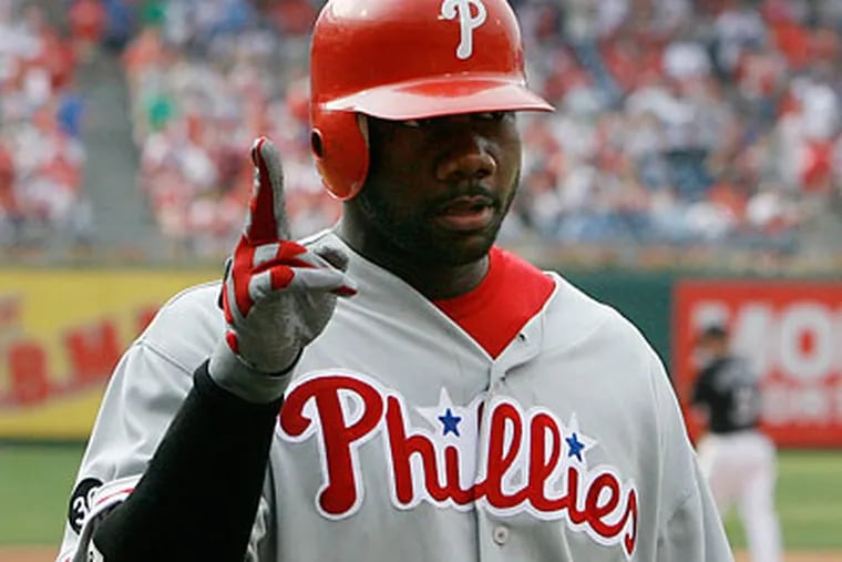 Ryan Howard will have his ankle examined Tuesday. (Michael S. Wirtz/Staff file photo)
