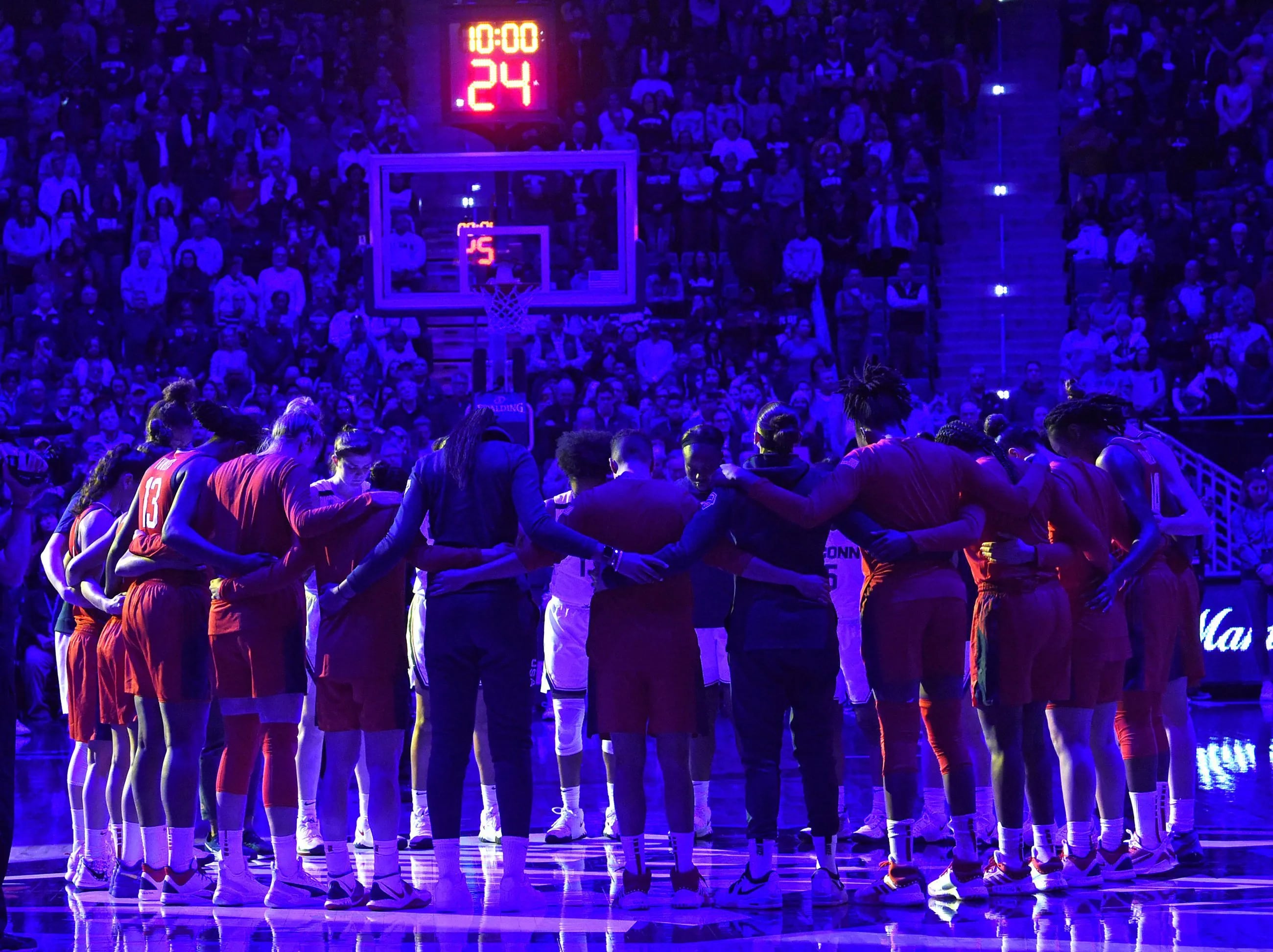 Women's basketball: A big night becomes a night honoring Kobe and