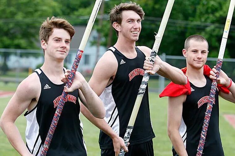 JVAULT30-- From left  are Chad Shire, Dylan Altland, Ryan Sharp.
05-.28-2014 ( AKIRA SUWA  /  Staff Photographer ) 

Feature on Kingsway pole vaulters Dylan Altland, Ryan Sharp and Chad
Shire,