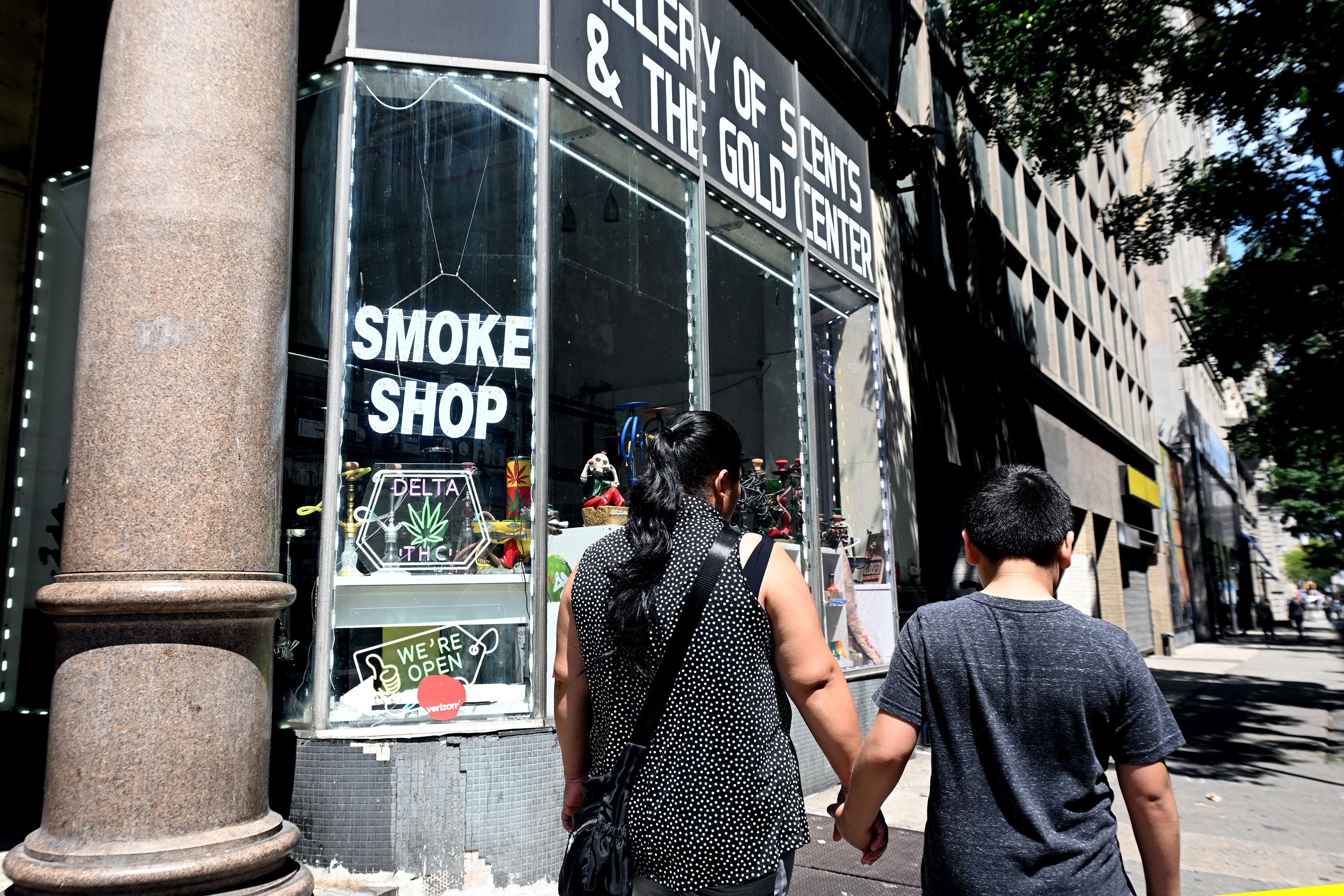 City Council seeks license system to regulate Philly smoke shops