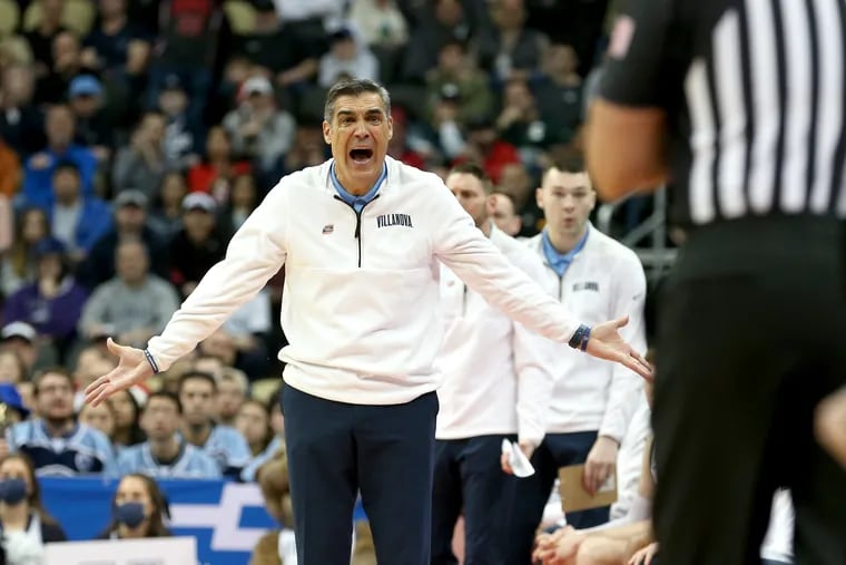 Jay Wright complains about an official's call during the first half of Saturday's NCAA game against Ohio State.