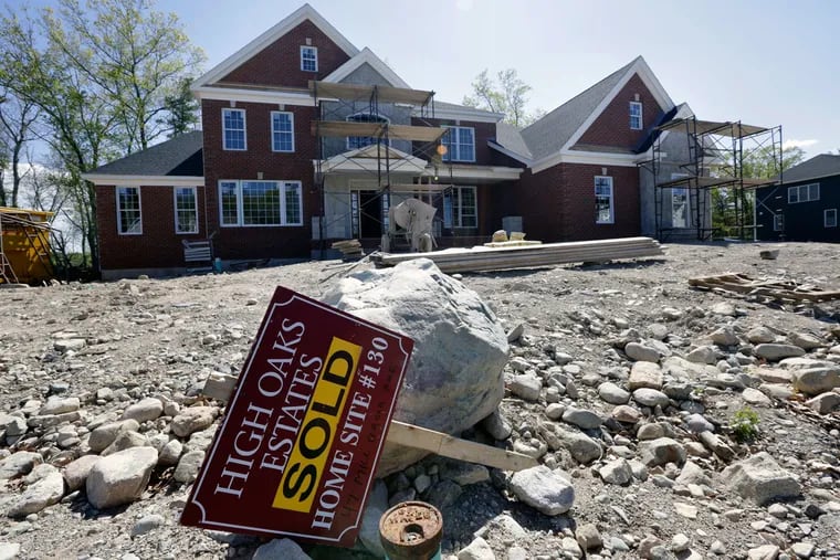 The improving economy pushed sales of new homes nationwide close to a nine-year high in July.