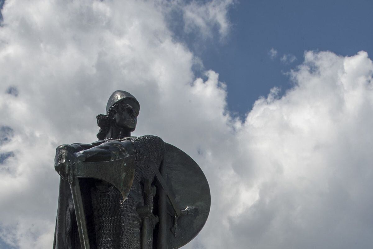 Where is the toppled Boathouse Row Viking statue? The Philadelphia