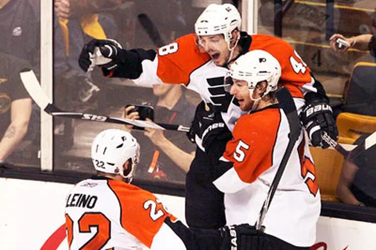Danny Briere's goal late in the third period tied Game 1 and sent it into overtime. (Yong Kim / Staff Photographer)