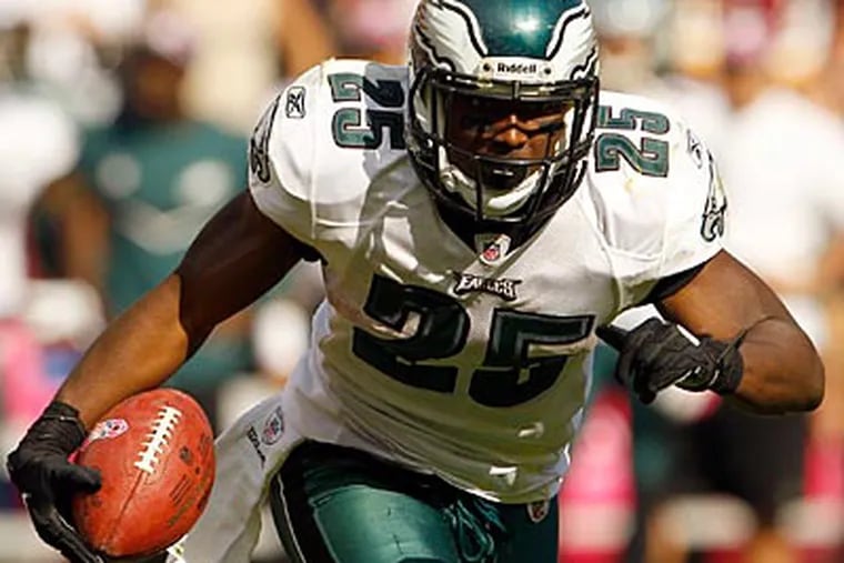 LeSean McCoy rushed for 1,309 yards on 273 carries in the 2011 season.  (Yong Kim/Staff file photo)