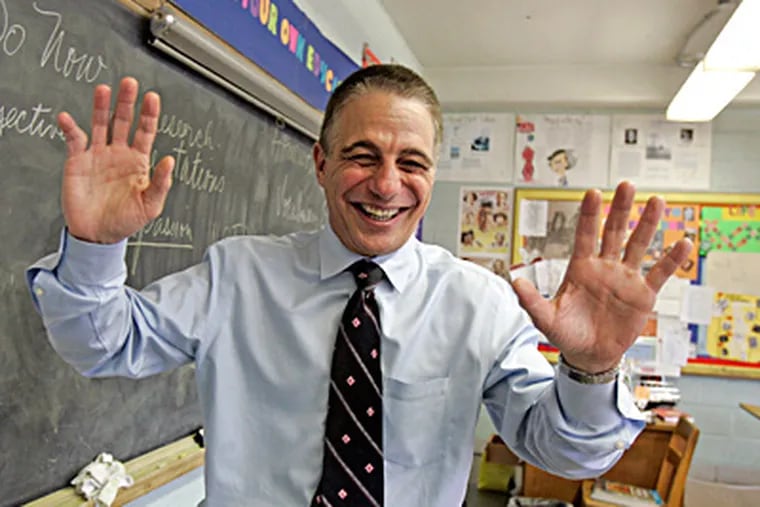 Tony Danza in the classroom at Northeast High School. (BONNIE WELLER / Staff Photographer)