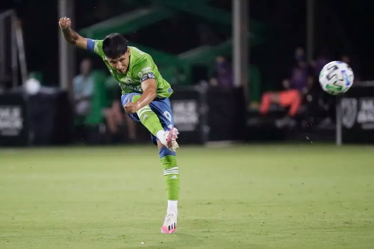 Seattle Sounders forward Raul Ruidiaz takes a shot during Friday's MLS Is Back tournament game against the San Jose Earthquakes.