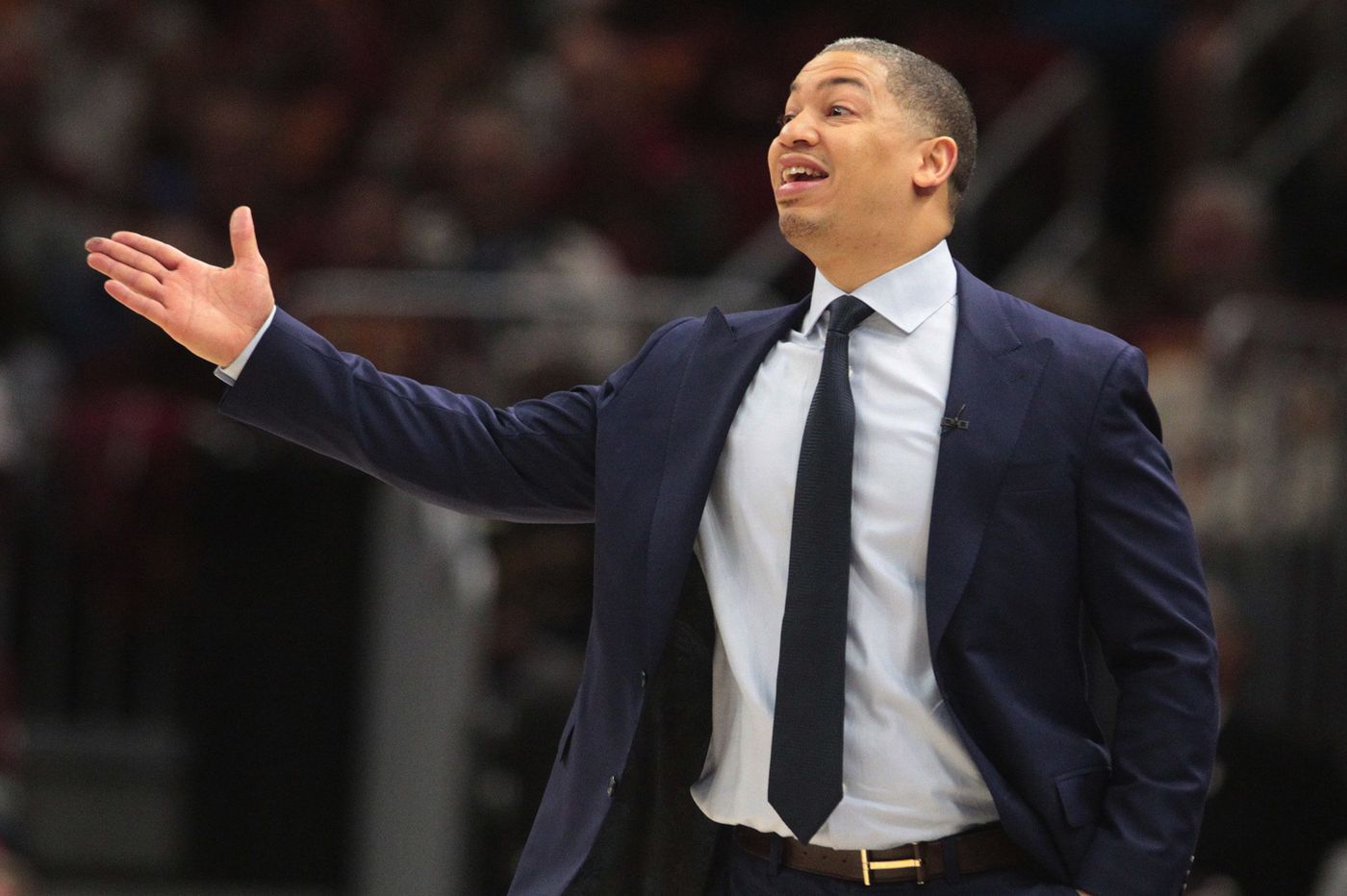 Tyronn Lue Meets With Philadelphia 76ers About Vacant Coaching Job