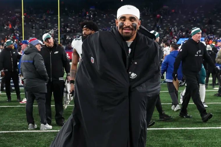 Eagles quarterback Jalen Hurts leaves the field after the loss to the New York Giants at MetLife Stadium on Sunday.