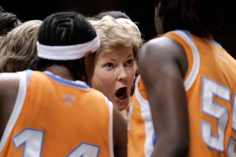 Tennessee coach Pat Summitt talks to her players during a 2008 game. Summitt won 1,098 games in 38 seasons.