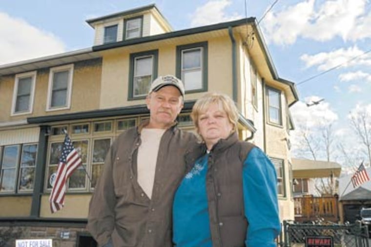 Glen and Dolores Waldeck's house is among 72 homes and 80 businesses that Philadelphia International Airport wants to acquire as part of a $5.3 billion expansion. (Clem Murray / Staff Photographer)