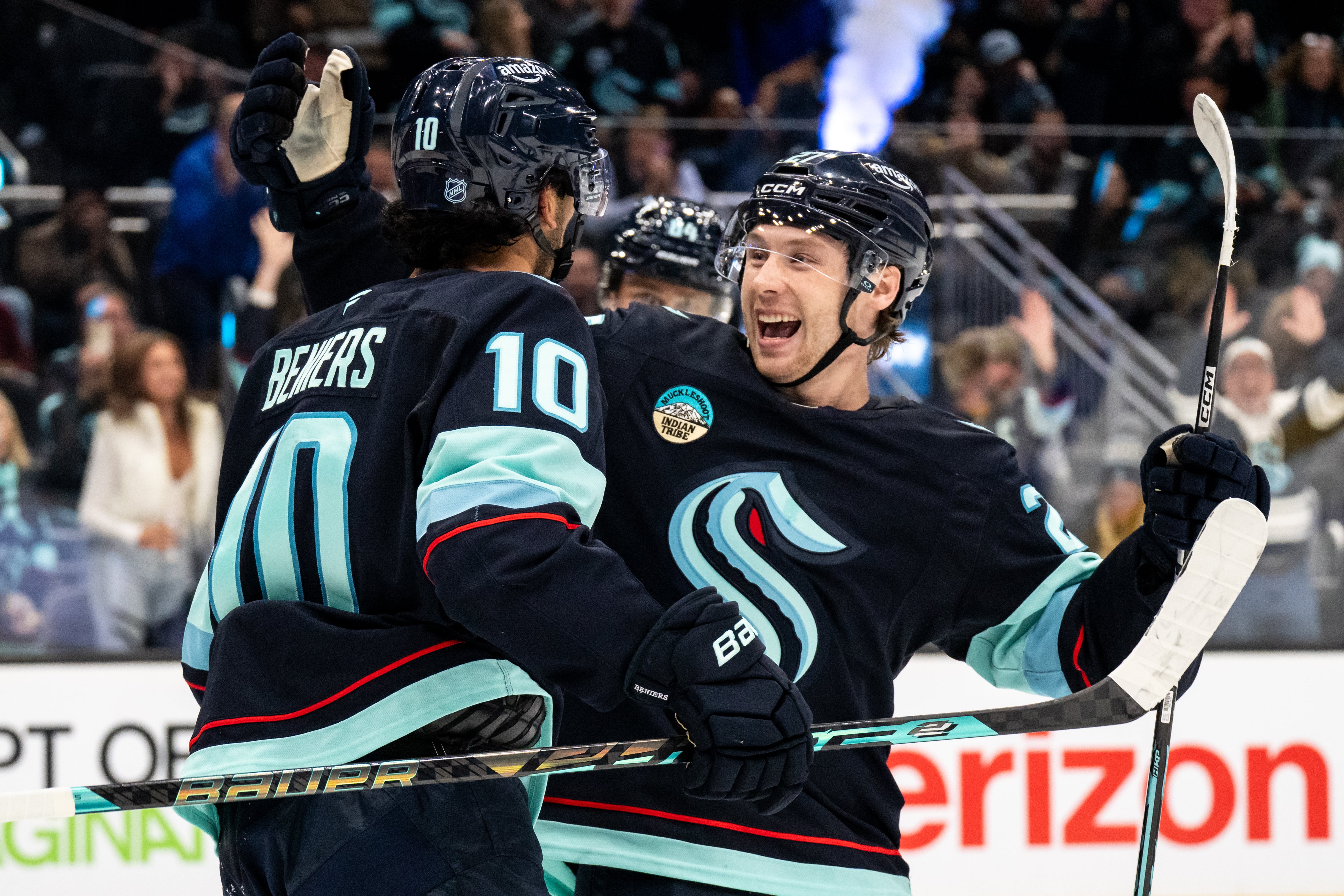 Mackie Samoskevich's late goal lifts Kraken over Mammoth 5-3
