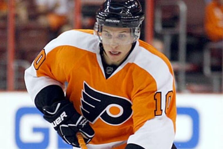 Flyers rookie forward Brayden Schenn broke his foot and is expected to miss four to six weeks. (Yong Kim/Staff Photographer)