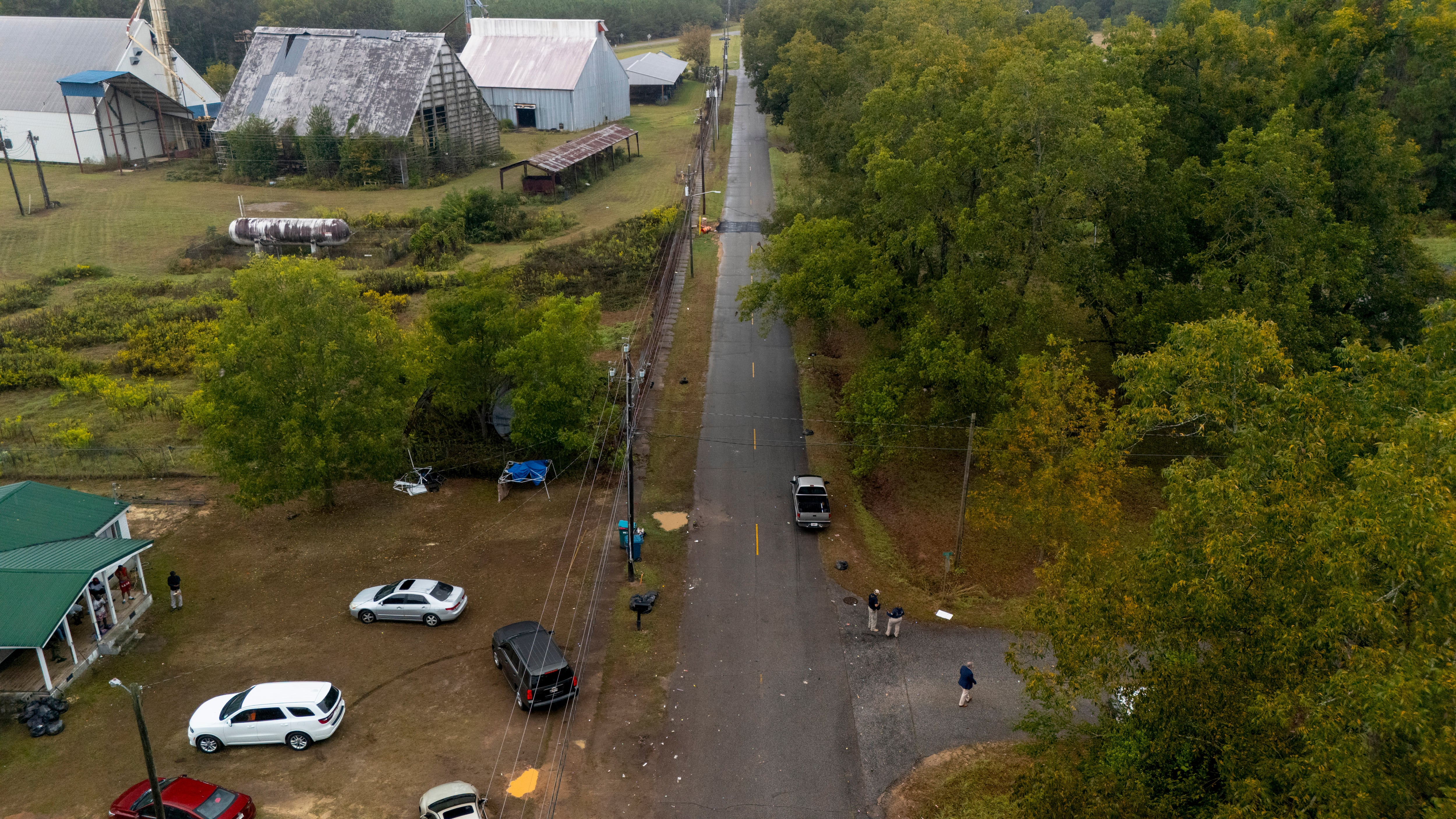 2 killed, dozens hurt as gunfire erupts at homecoming block party in south Georgia