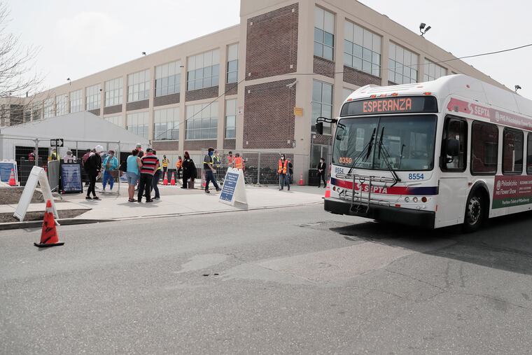 Así es cómo se llega a las clínicas de vacunación masiva de FEMA en la ciudad.