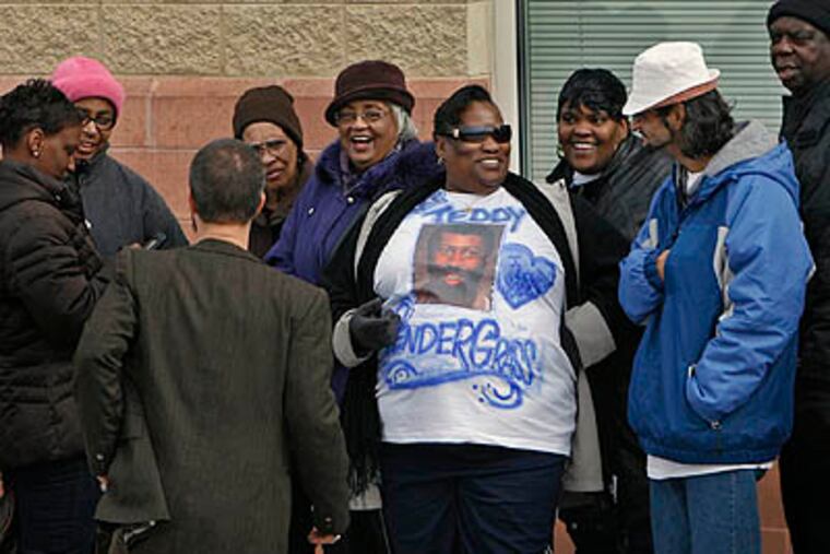 Fans gather Friday outside the Enon Tabernacle Baptist Church on Cheltenham Avenue for the public viewing for the late R&B singer Teddy Pendergrass. (Alejandro A. Alvarez / Staff Photographer)
