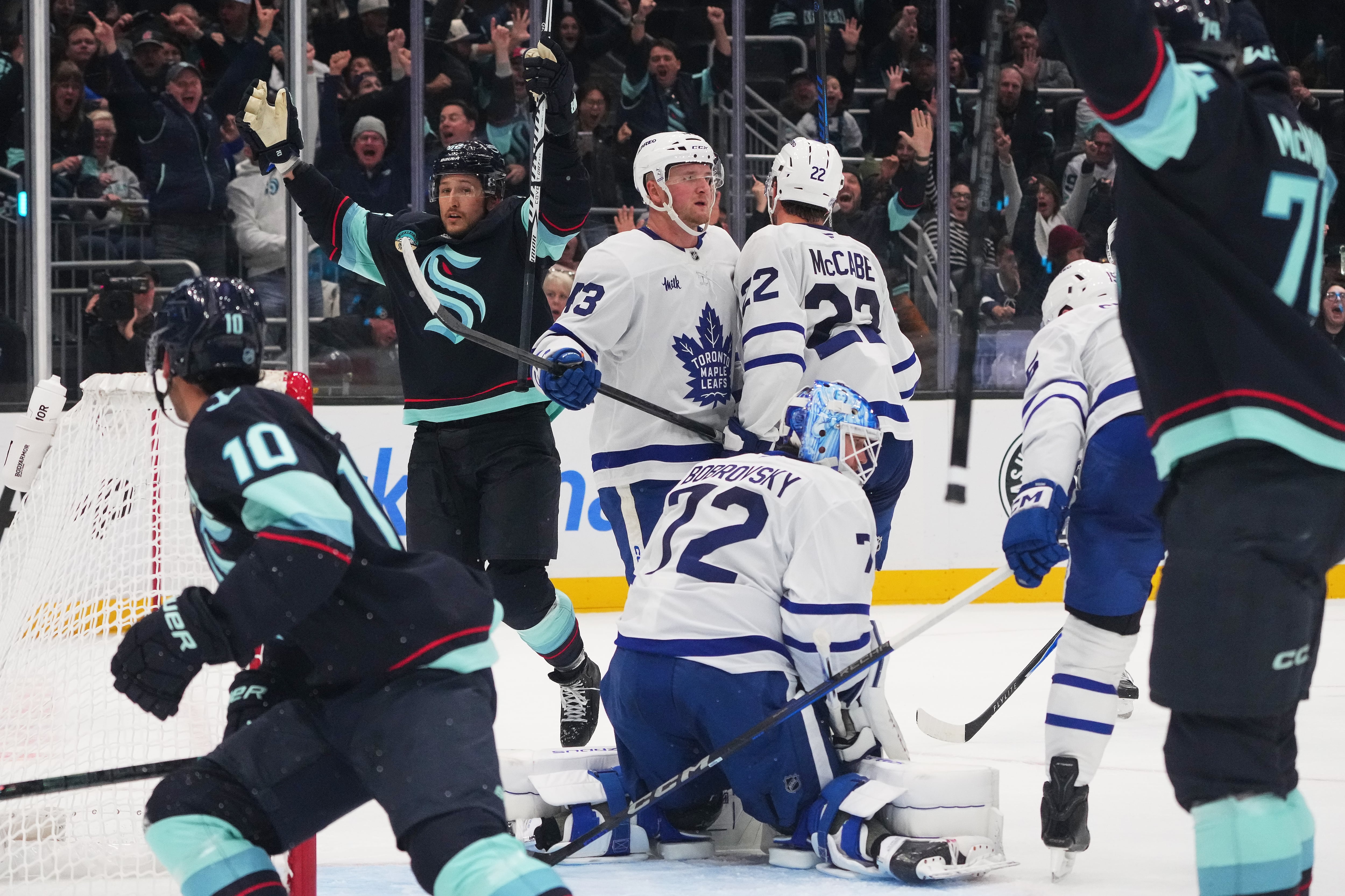 Kraken outlast Maple Leafs 5-4 to spoil No. 1 overall pick Gavin McKenna’s big game