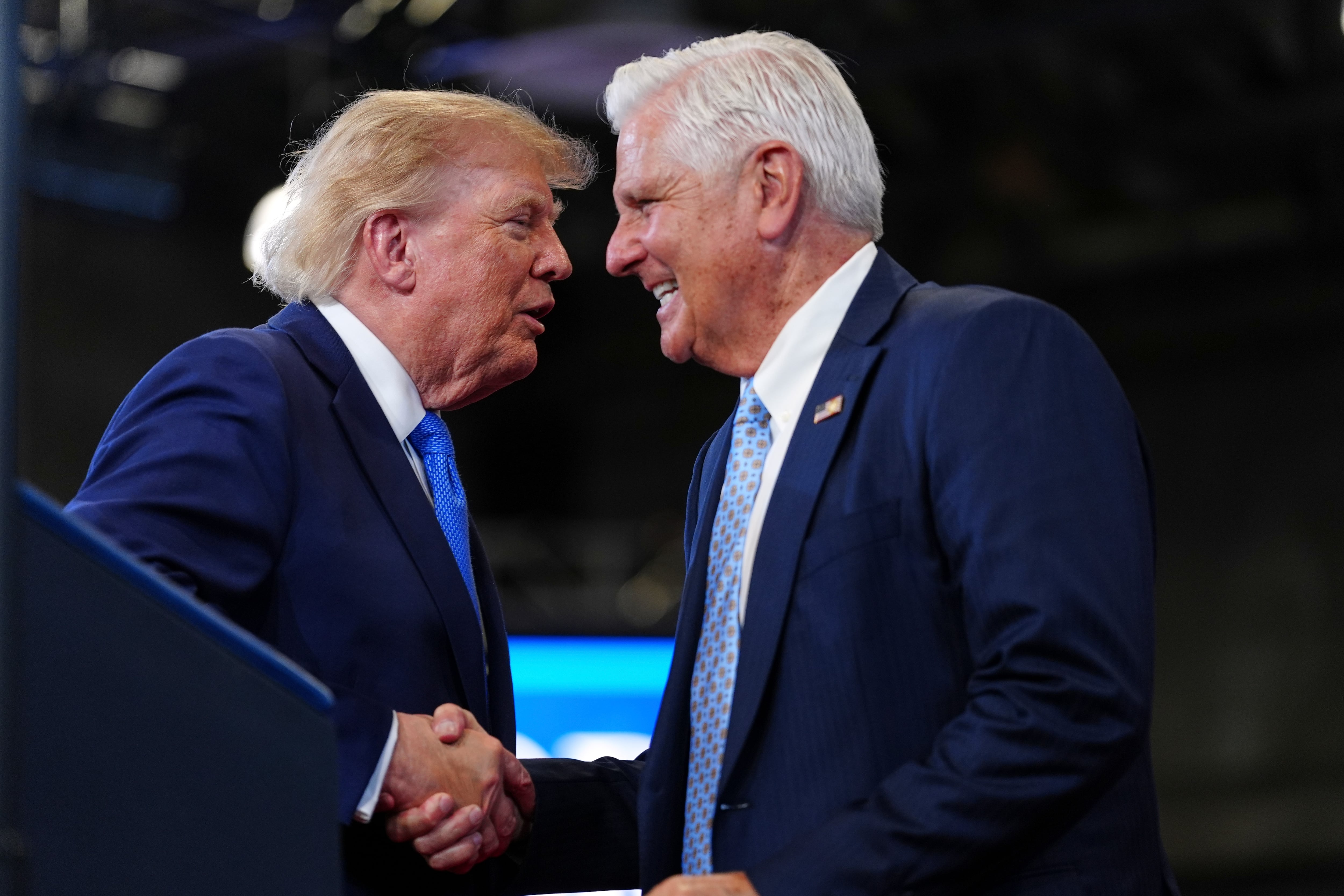 In New York governor's race, a Republican rallies with Trump and leans into his political playbook