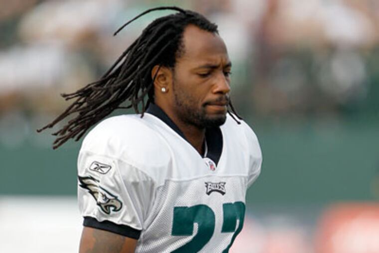 The Eagles are willing to accept a low pick in exchange for Asante Samuel, according to sources. (Yong Kim/Staff file photo)
