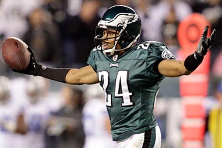 The Eagles' defense turned in a stellar performance Sunday night against the Cowboys. (David Maialetti/Staff Photographer)