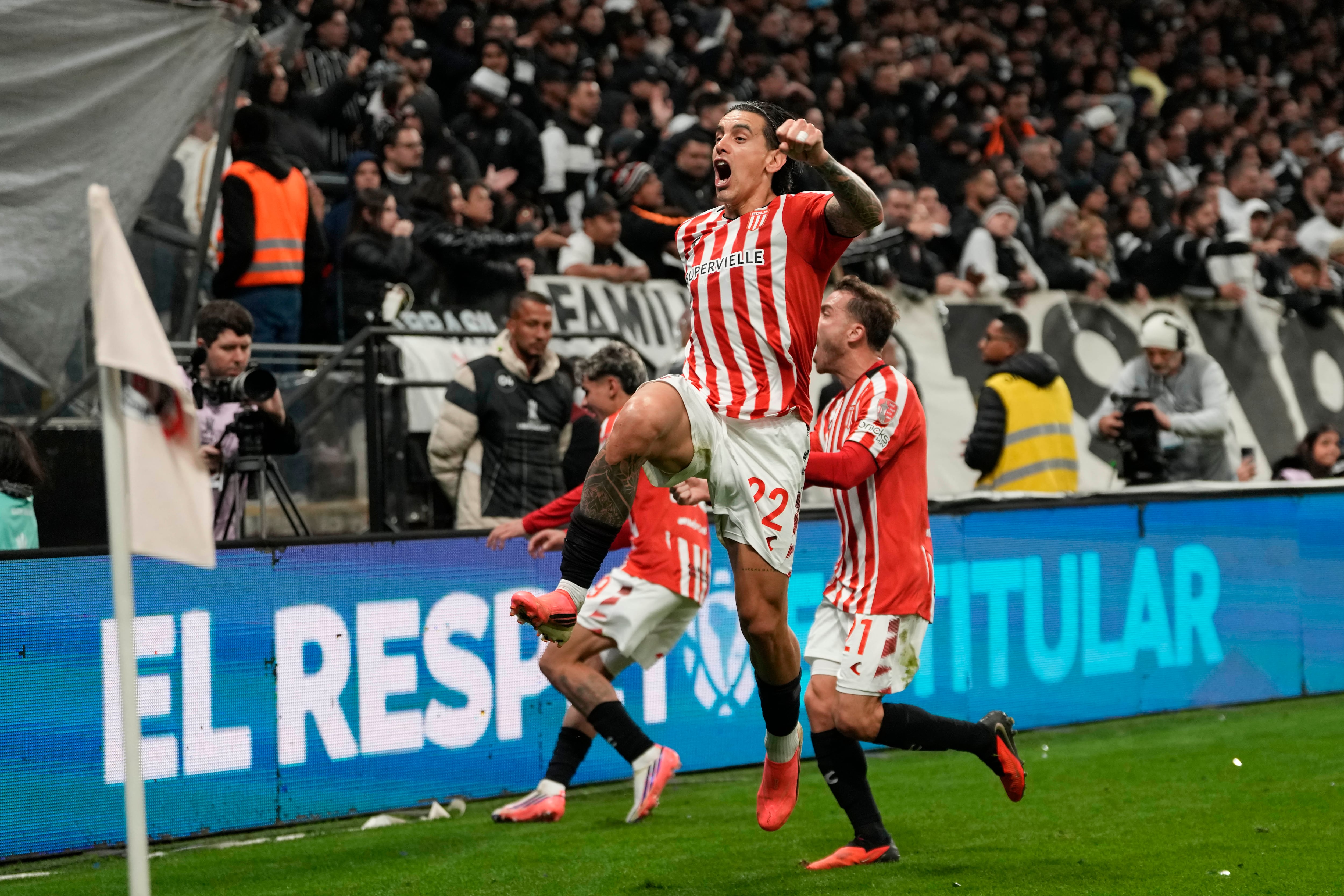 Palmeiras survive a late collapse, win shootout to reach Copa Libertadores semifinals