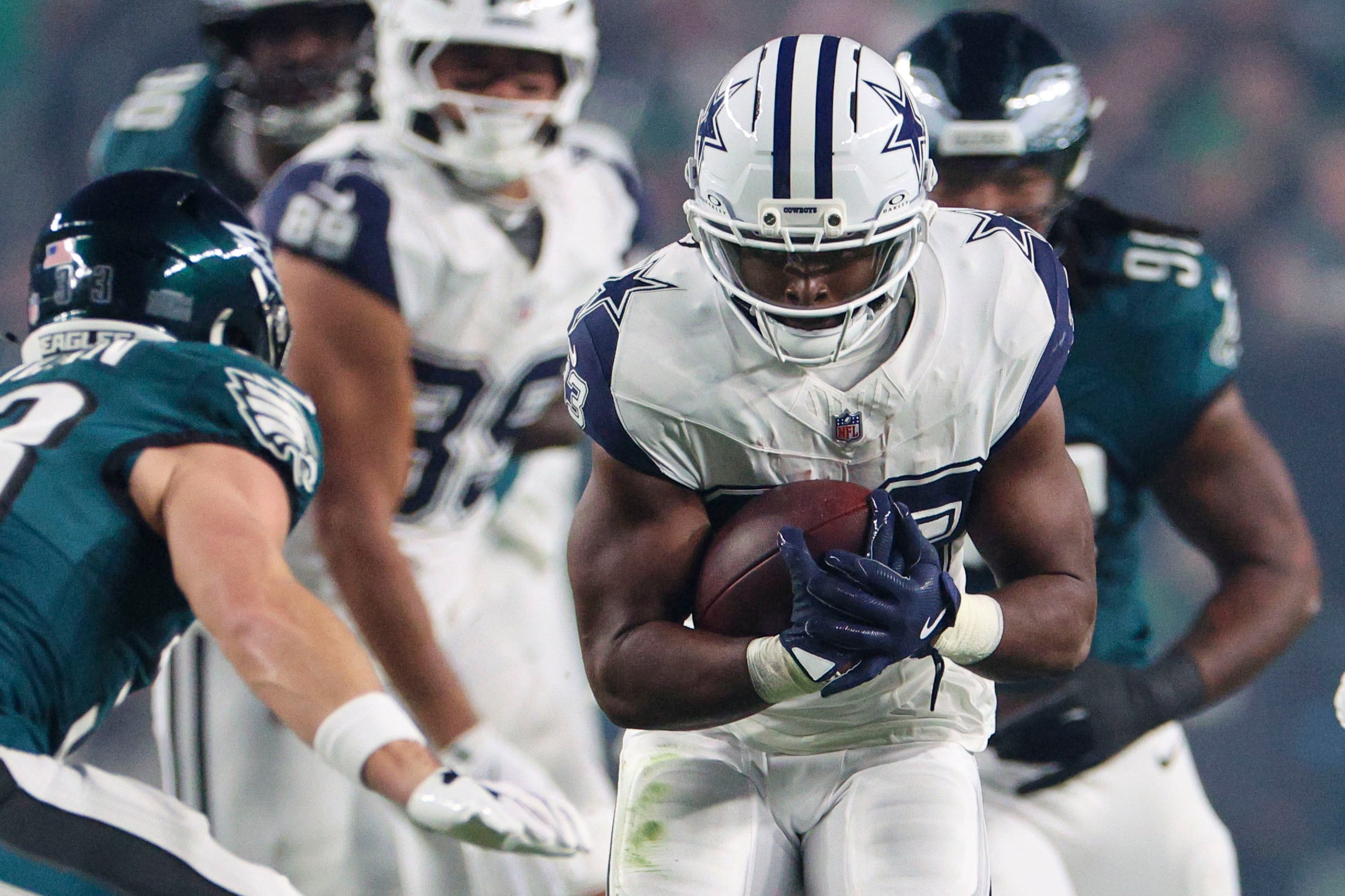 Eagles Lose Fifth Straight, Fall 38-21 to Cowboys