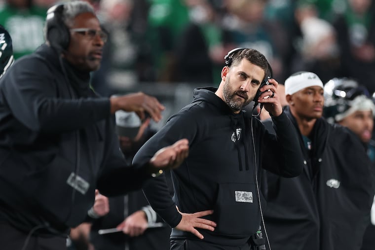 Eagles head coach Nick Sirianni (right) watches as the Giants drive down the field late in the fourth quarter. Eagles win 33-25 over the Giants at Lincoln Financial Field in Philadelphia, Pa. on Monday, Dec. 25, 2023.