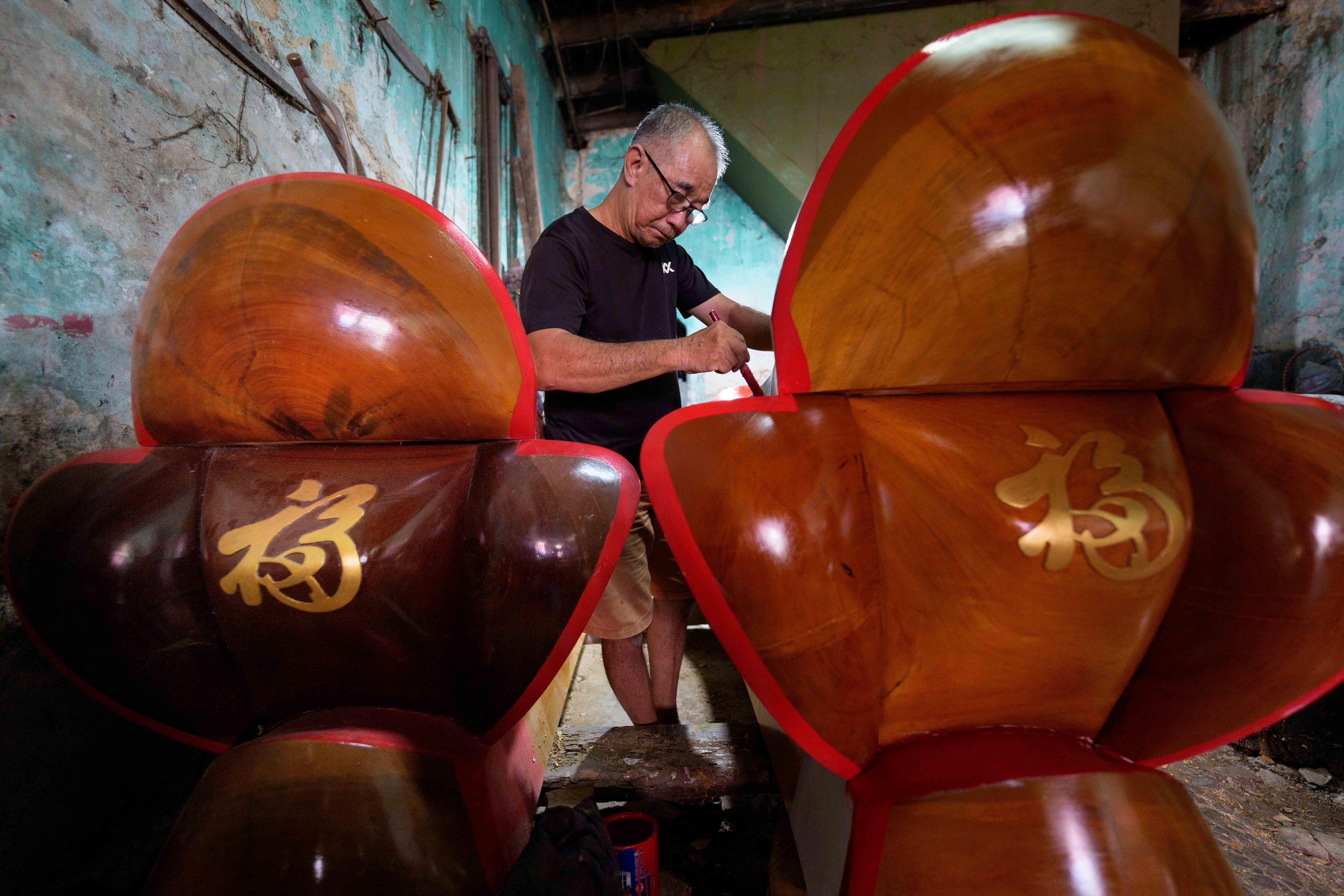 Muar Coffin Maker Struggles to Preserve Three-Generation Family Craft Amidst Shifting Funeral Customs