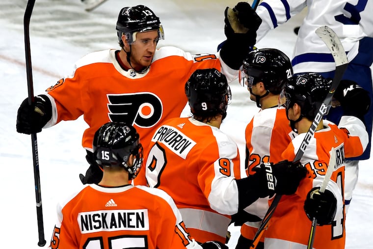 Kevin Hayes (left) assisted on the Flyers' first goal Tuesday night in their 6-1 victory over the Maple Leafs.